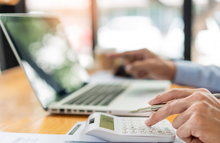 Economia em embalagens personalizadas